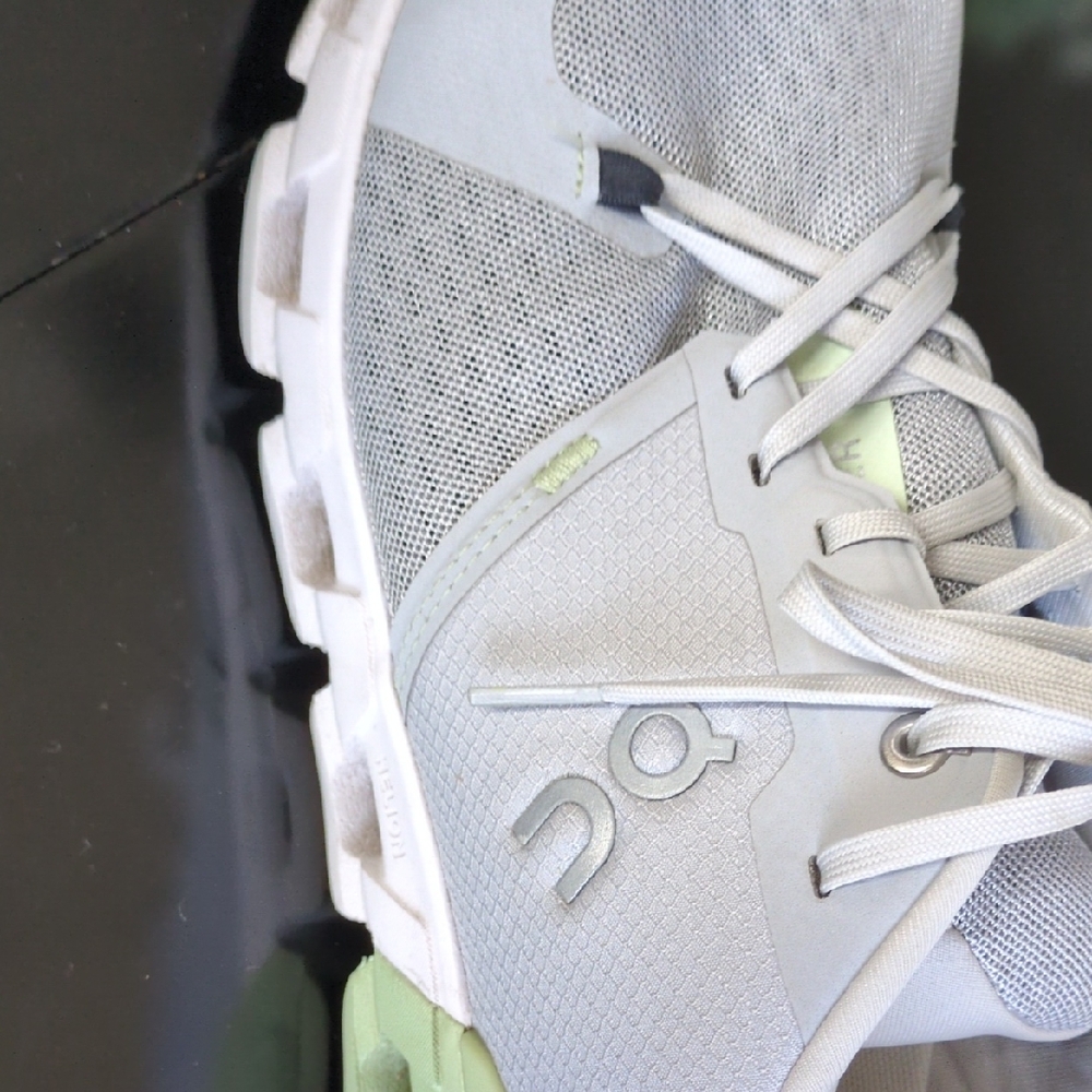 Cloudtec Sole Athletic Shoes - Picture 15 of 16